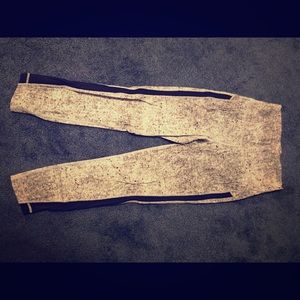 Lululemon 7/8 cropped leggings